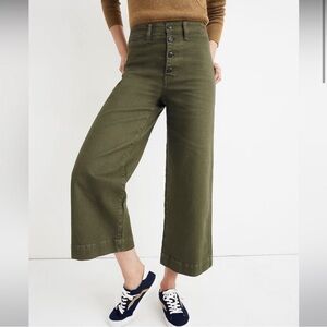 Madewell Green Cotton High-Waisted Button Up Capris